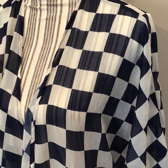 LuLaRoe Checkered Sheer Blue Wrap Size Medium - Picture 2 of 5